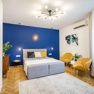 Bpr Unique With A/c Appartamento Budapest